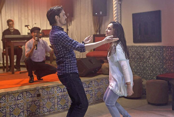 Avant Première - En attendant les hirondelles de Karim Moussaoui