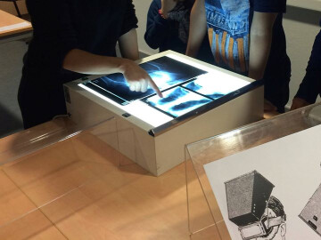 A travers la matière