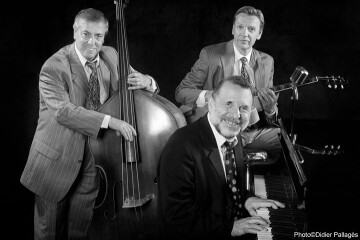 3 For Swing “Joue et chante NAT KING COLE”