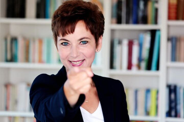 „Hilfe ist unterwegs“ Kabarett - neues Programm von und mit Sabi