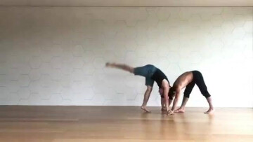 AcroYoga Workshop in Bordeaux with Slava and Andrea