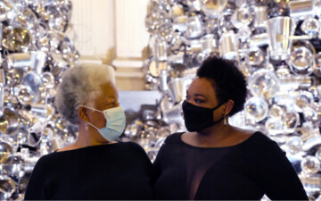 "Ou la et lé. Ou comment le zouk est notre seul secours" à partir de "Best of 40 ans" de Kassav (2019) REBECCA CHAILLON et GERTY DAMBURY