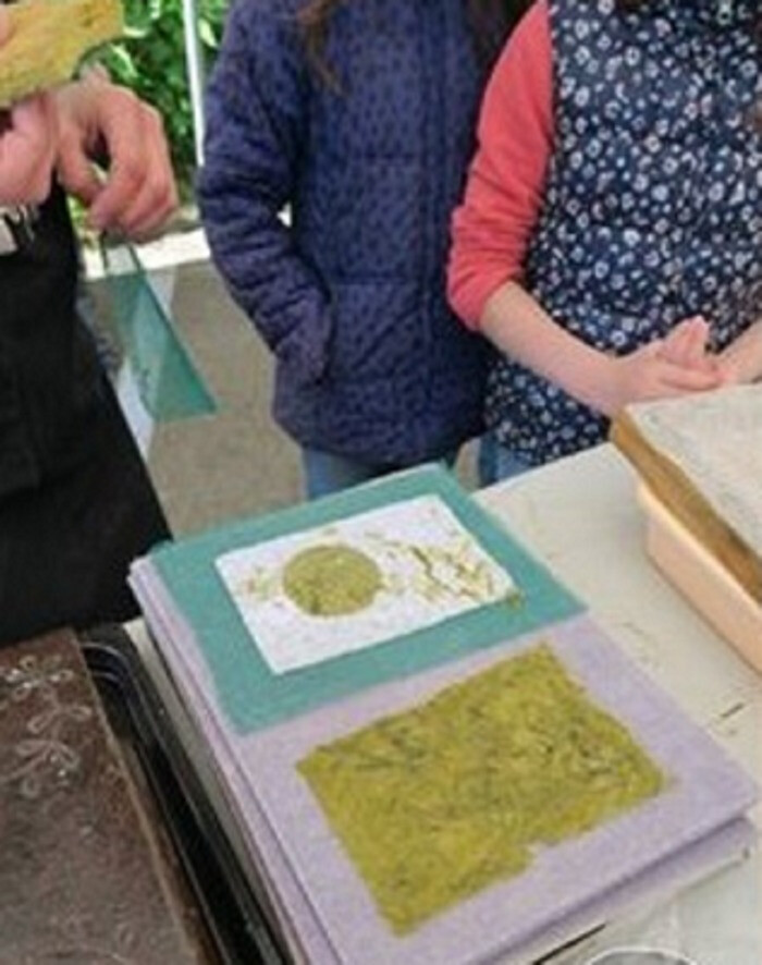 Abracadabra...Feuille de Papier tu deviendras!