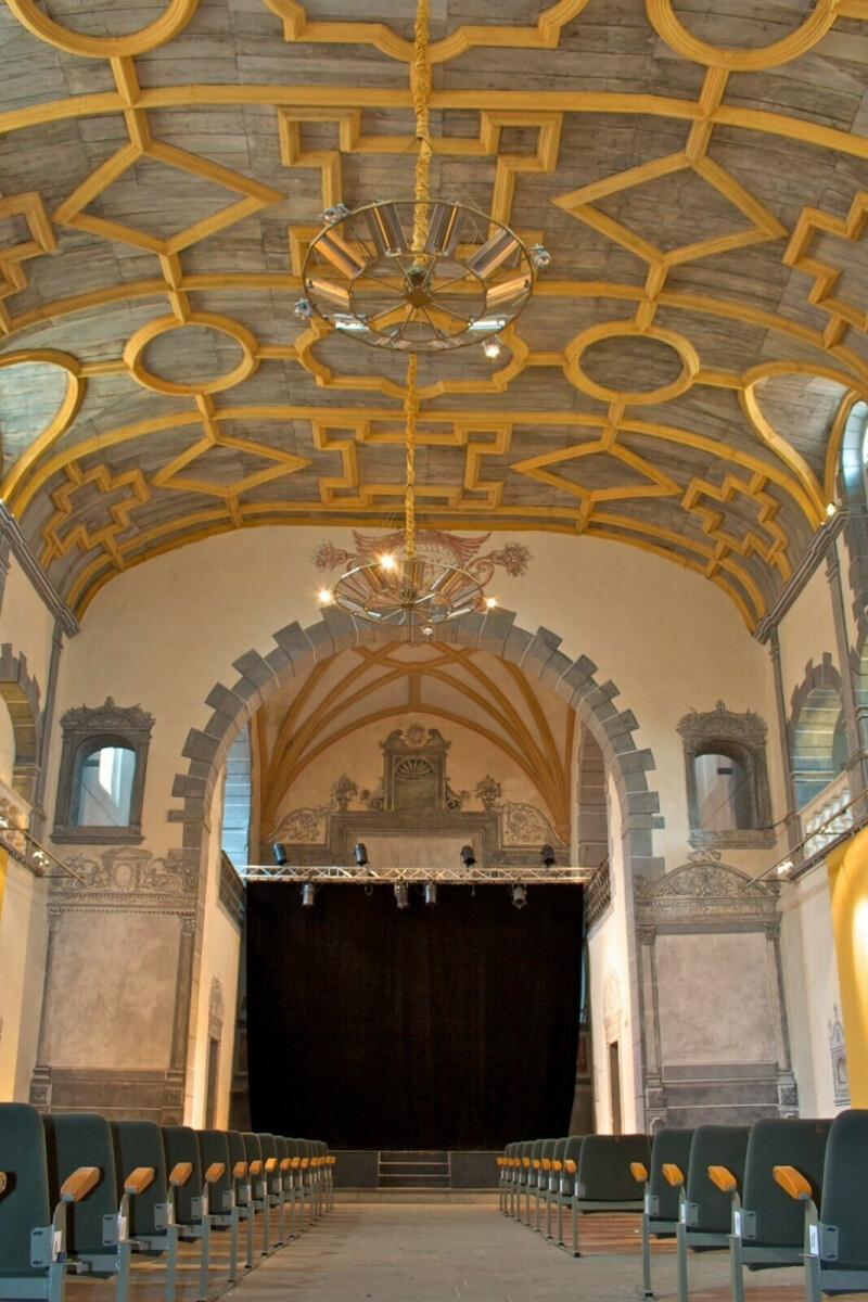 Découvrez l'histoire de cette ancienne chapelle devenue salle de concert