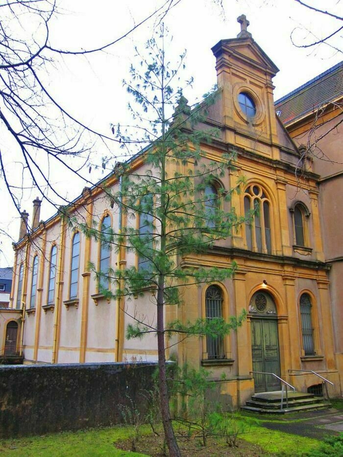 Découvrez la richesse patrimoniale d'une chapelle, lieu de culte d'une congrégation