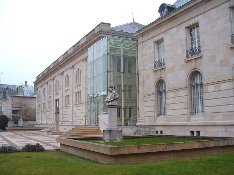 Découvrez les archives du département et leurs secrets