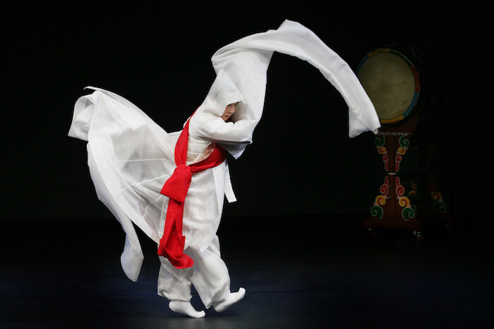 « Trésors de la danse coréenne »
Spectacle interprété par la branche parisienne de l’Association de danse traditionnelle coréenne