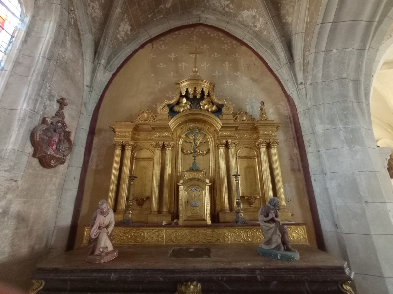Visitez une église médiévale construite au XIIIᵉ siècle