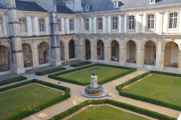 Bâtir et faire rayonner une grande abbatiale : un défi médiéval