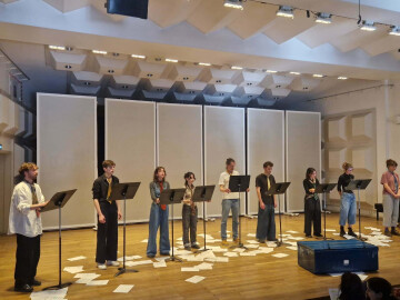 Jules Julien lit le théâtre contemporain