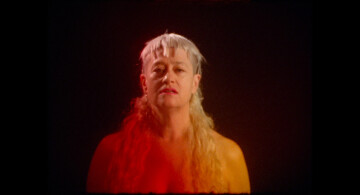 Peaches Goes Bananas