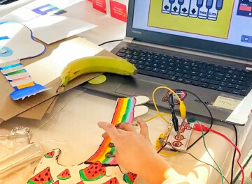 [SCROLL !] MAKEY MAKEY