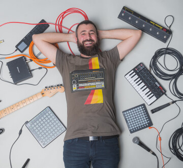 FAIS GAFFE À C'QUE T'ÉCOUTES ?!