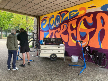 Atelier mobile participatif d'auto-réparation de vélo