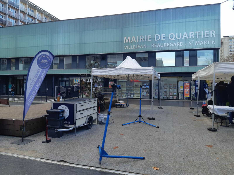 Atelier mobile participatif d'auto-réparation de vélo