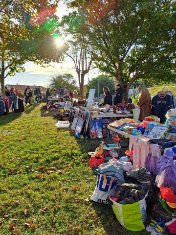 VIDE-GRENIER