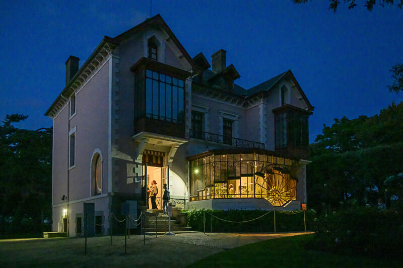 Exposition "Christian Dior, à la recherche des couleurs de l'enfance"