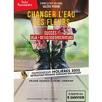 Changer l'eau des fleurs