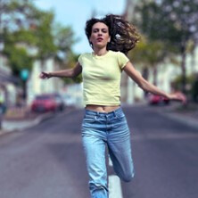 Jeanne Elima Dans Grande Fille