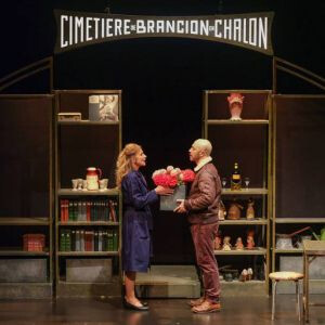 CHANGER L' EAU DES FLEURS