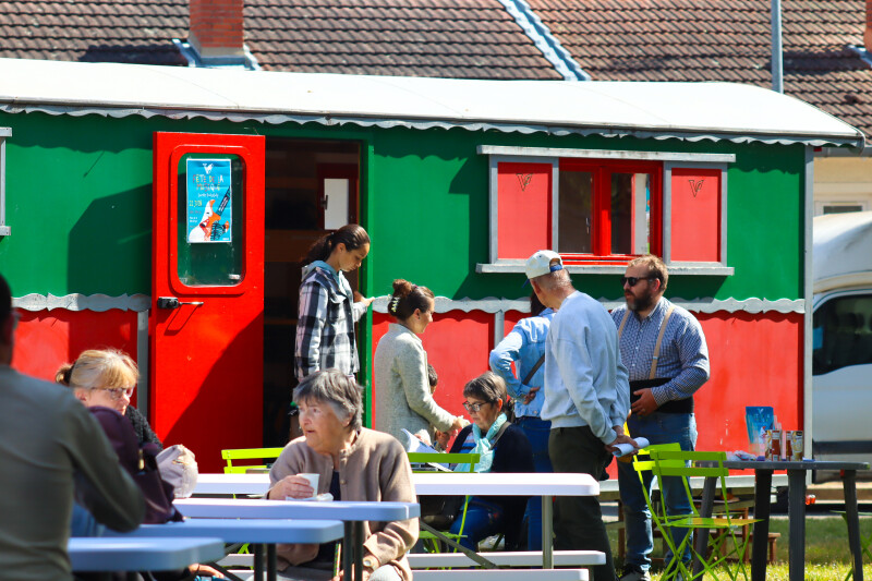 La roulotte reprend la route !