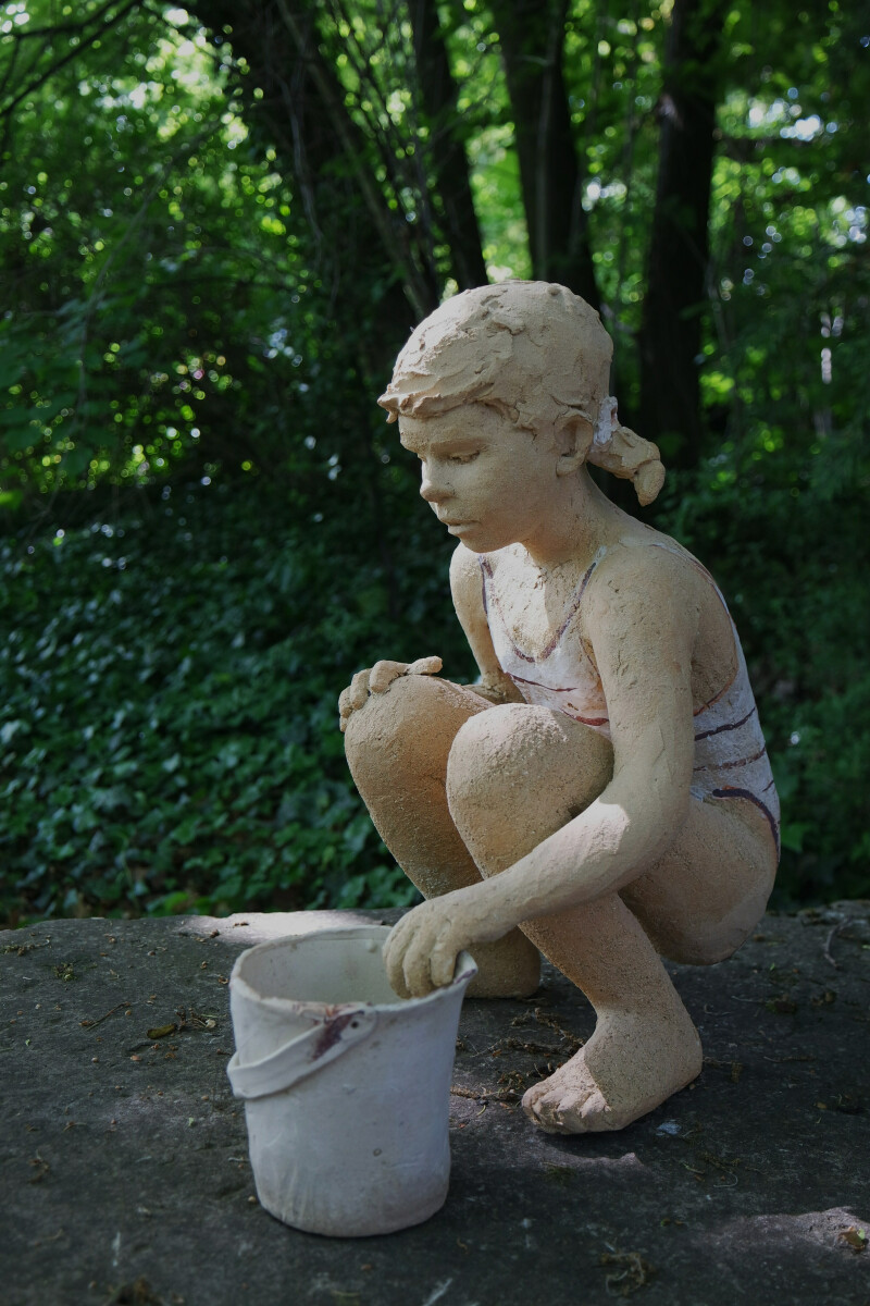 Exposition de sculptures dans le jardin de Bigna et atelier terre