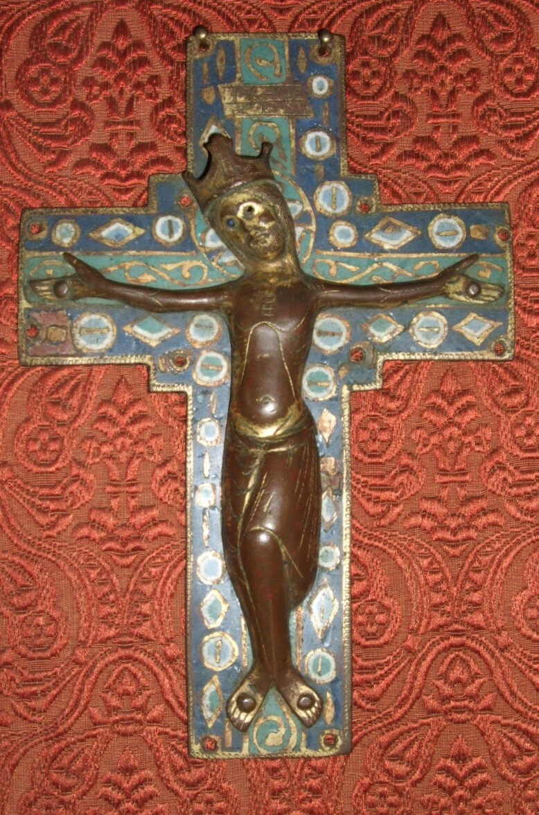 Visite à la torche de l'immeuble-musée et des galeries lapidaires du jardin