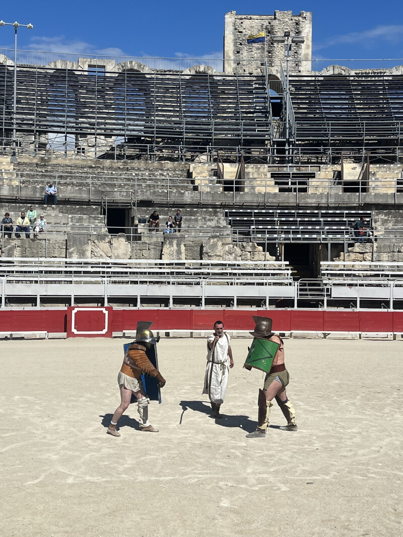 Les gladiateurs dans l'amphithéâtre
