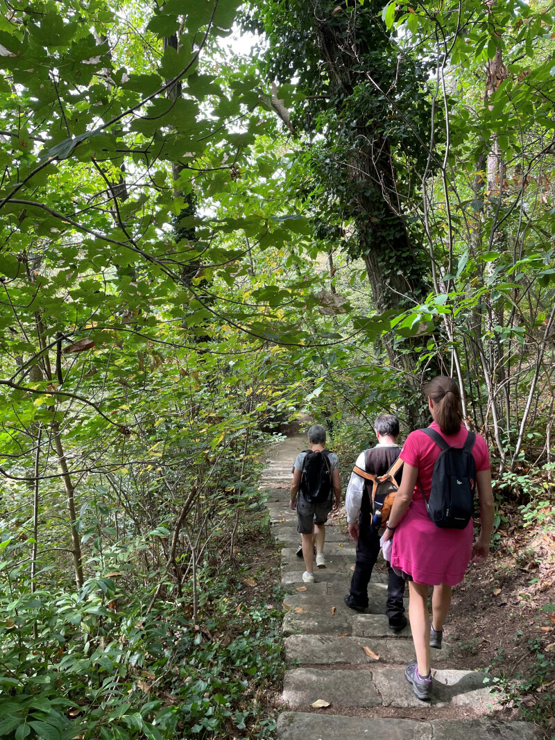 Sur le sentier des deux musées... (randonnée-contée)