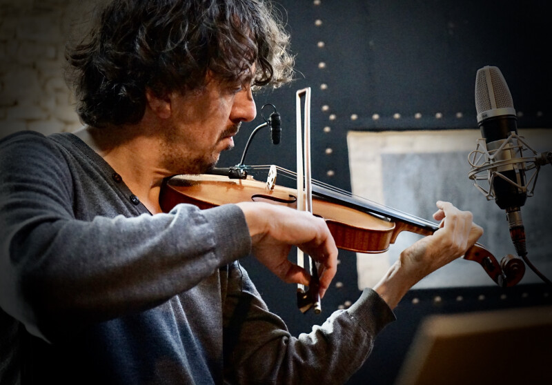 Atelier cordes frottées de Transylvanie (Roumanie)