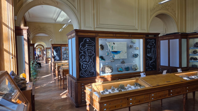 Musée de Minéralogie et exposition « Codex on the Rocks »