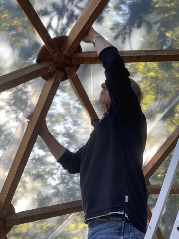 Chantier participatif - création d'une fenêtre du dôme