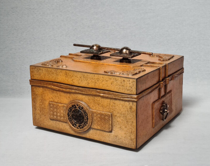 Alexandra Courty, céramiste : Boîtes à secrets