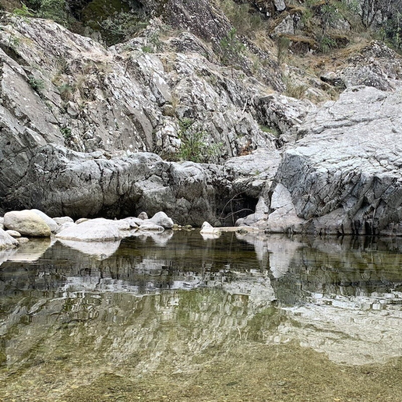 Performance dansée "Matière Brute" avec la Cie Atmen Forme performative pour trois danseuses