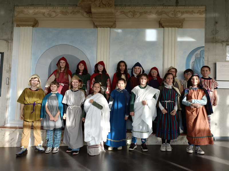 Le Jupiter à l’anguipède revisité par les CM1-CM2 de l’école François Rabelais de Saint-Benoît-du-Sault, 36