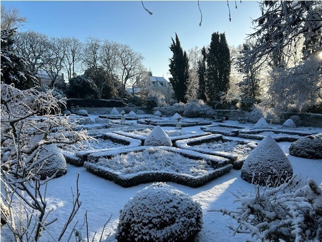 Visite des jardins classés "monument historiques" du manoir des Lauriers