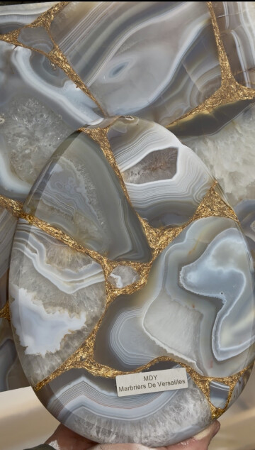 Chasse aux œufs en pierres naturelles