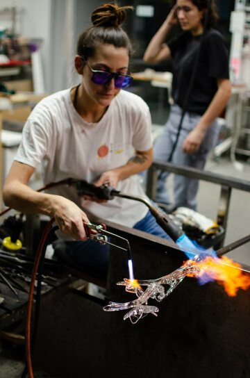 Démonstration de soufflage de verre de l'artiste Galla Theodosis
