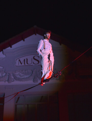 "Habiter Entre", funambulisme sur sangle