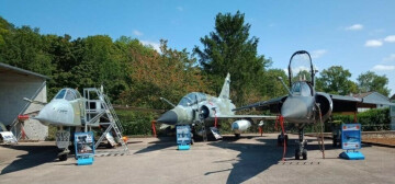 Des avions de chasse la nuit