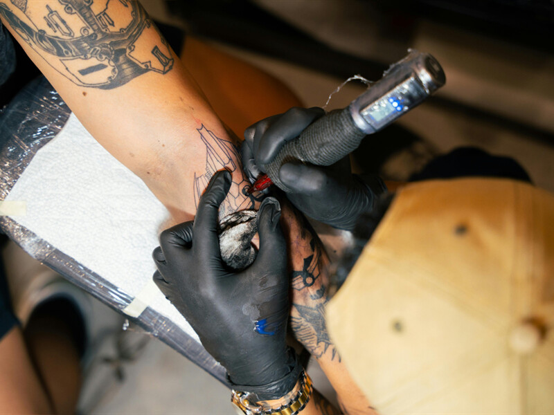 Rassemblement de camions et salon du tatouage