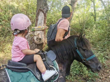 CHASSE AUX ŒUFS À PONEY
