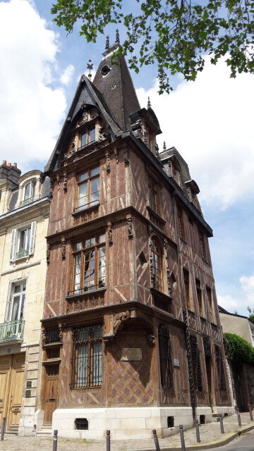 Entre Rougemare et Beauvoisine