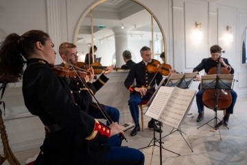 Visite nocturne en musique
