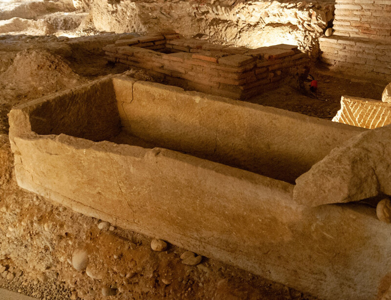 La crypte archéologique de l'ancienne église Saint-Pierre-des-Cuisines