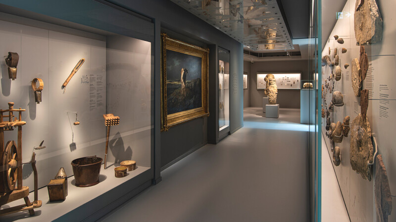 La musique s’invite parmi les œuvres : parcours chanté