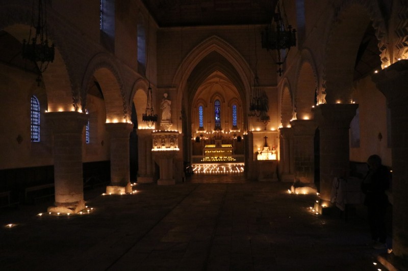 Lumières dans l'église de Ryes