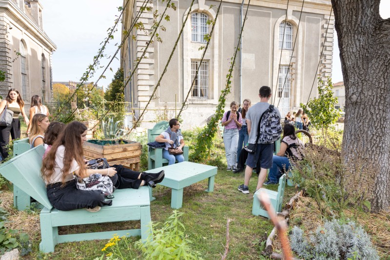 Parcours dans le jardin d’Utopies