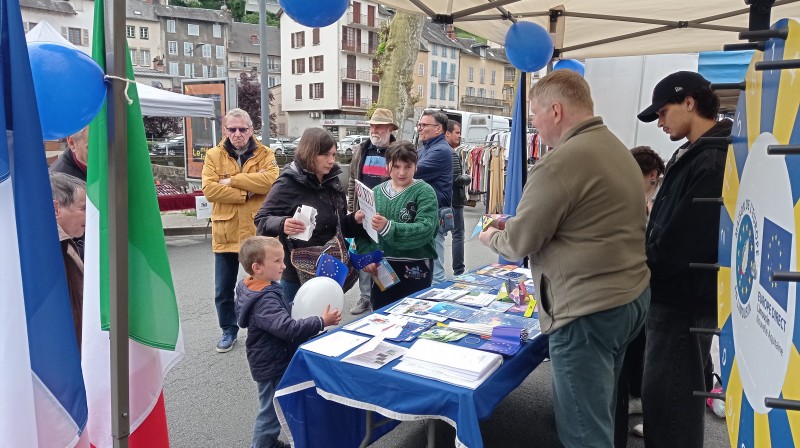 Stand marché de la Cathédrale à Tulle