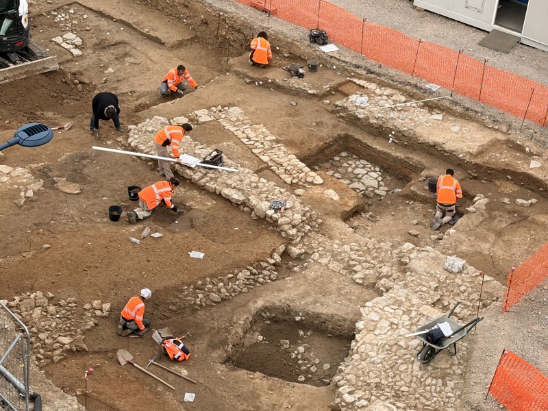 Chantier archéologique Inrap en cours de fouille